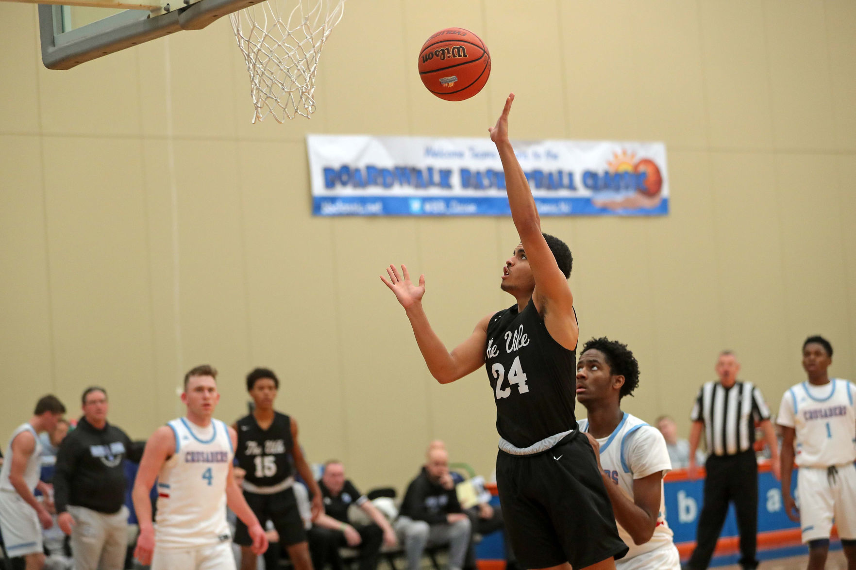 Pleasantville vs Father Judge in a Boardwalk Basketball Classic